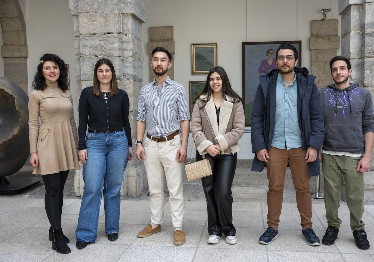 Alina Gúsieva (izquierda), Jana Sánchez, Toyomu Félix Kume, Cátia Sofía Mendes, Marcelo A. Ponce y Alberto Lentini.