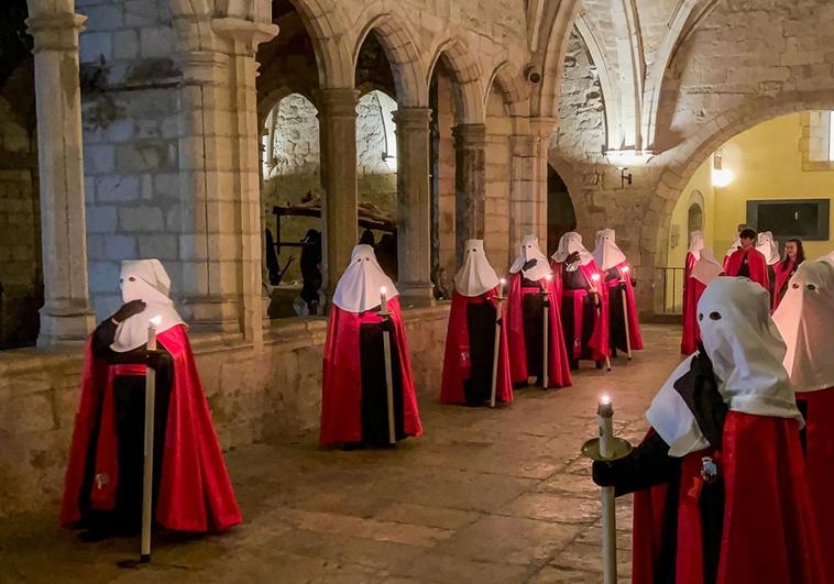 Una procesión nocturna por dentro