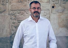 Bernd Brunner, autor de 'Vivir en horizontal. Breve historia cultural de una postura'.