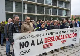 Protesta de los trabajadores de Sidenor ante la Consejería de Industria de Cantabria, en mayo de 2023 ante el temor de una deslocalización.