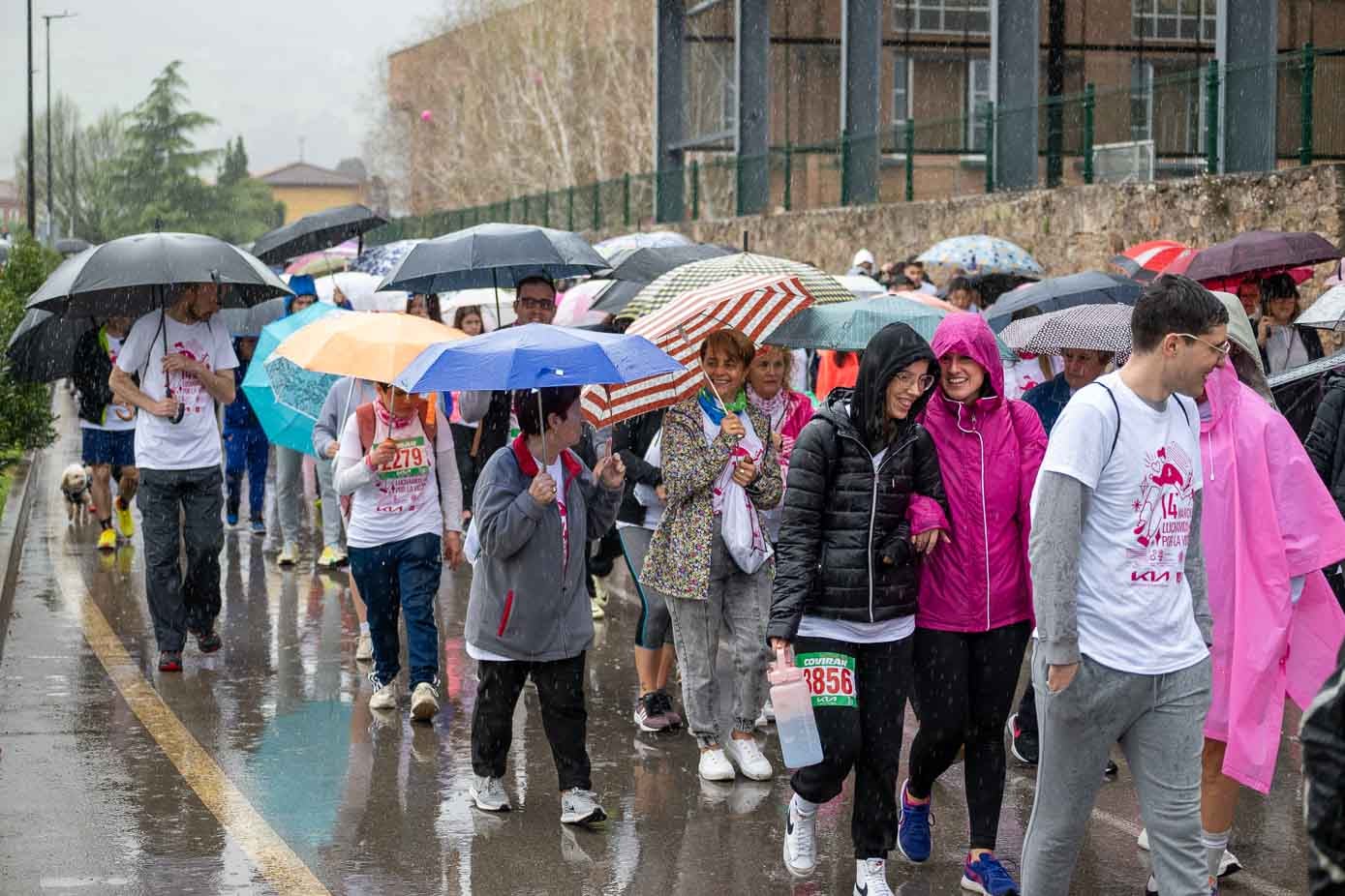 Luchamos por la Vida se impone a la lluvia