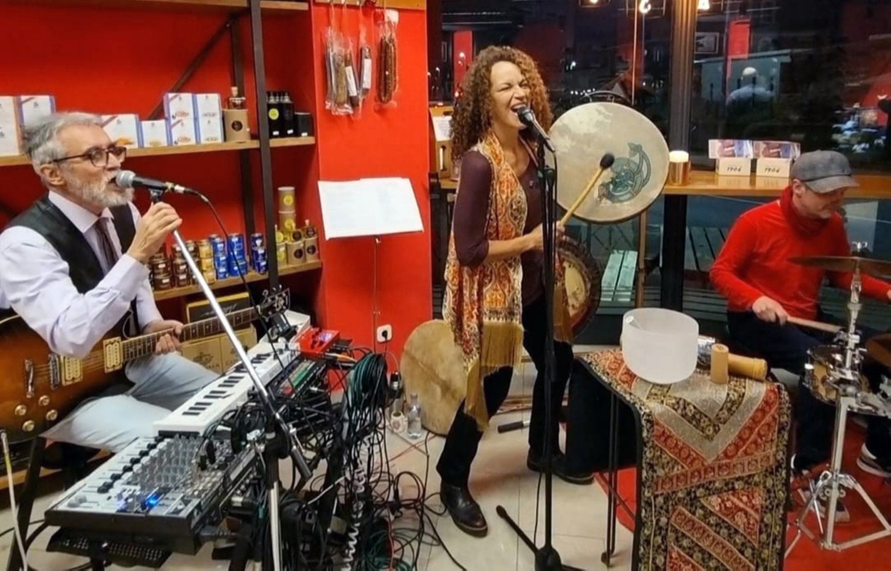 Nuev@Mente presentará en concierto 'Luciérnagas, trenes y noches de radio' en el escenario santanderino.