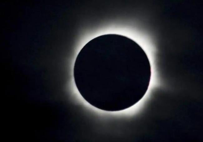 Así se verá el eclipse total de Sol en Cantabria.