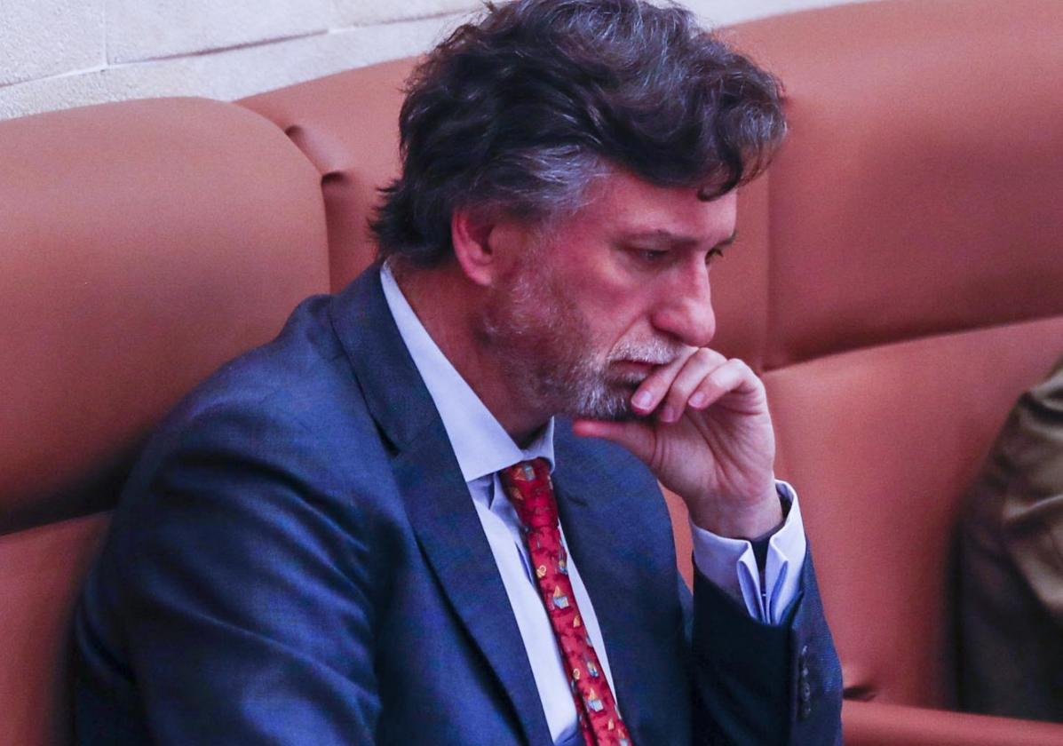 Cristóbal Palacio, en su escaño en el Parlamento.