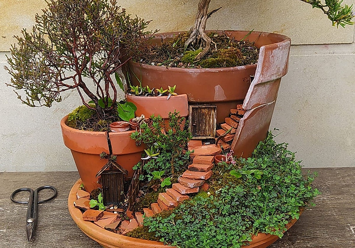 Composición de Iñaki Moreno sobre una maceta rota.