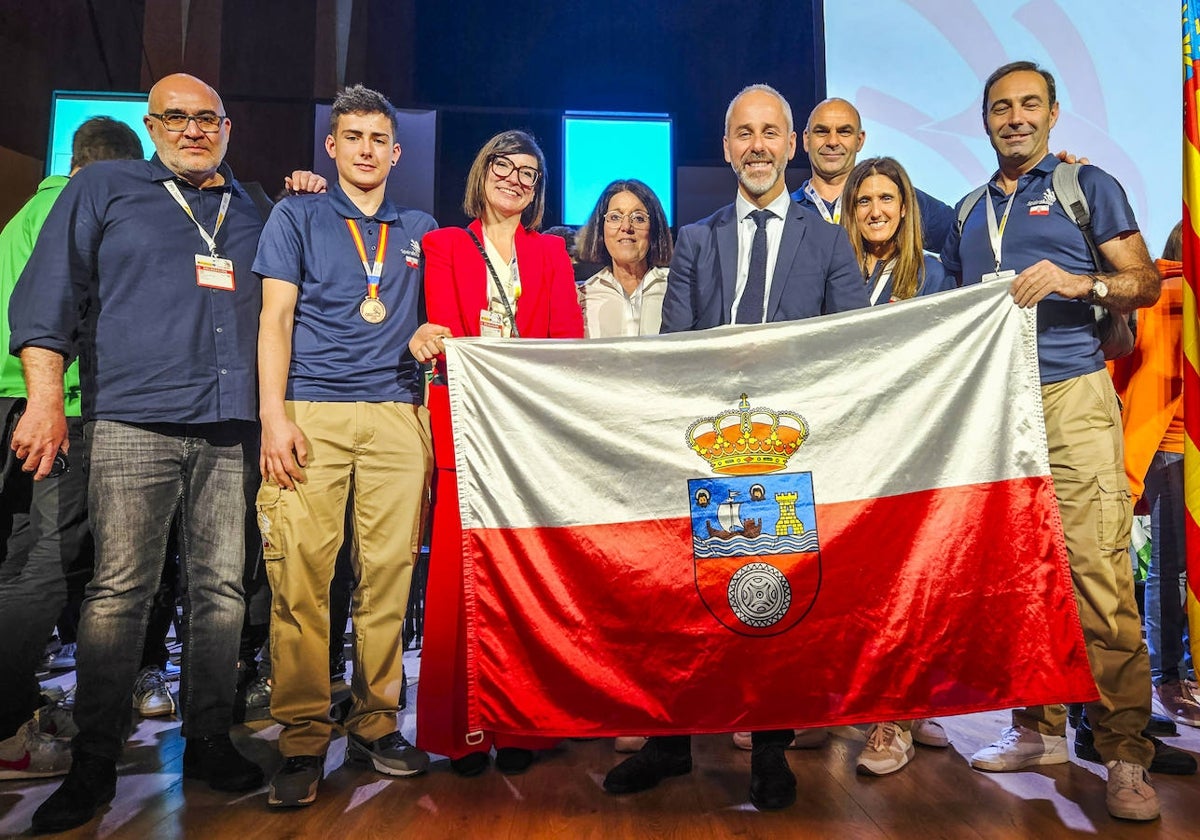 Carlos Navarro, Álvaro Calera, Cristina Montes, Mónica García, Sergio Silva, Carmelo González Hoyo, Patricia Barroso y Alfredo Quintana, en Madrid.