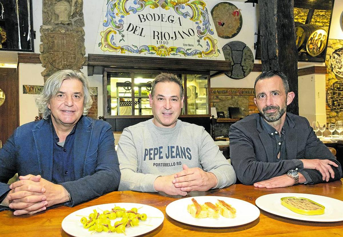 Carlos Crespo (B. del Riojano), Adolfo Belaústegui (Catalina) y Fernando Franco (Dromedario).