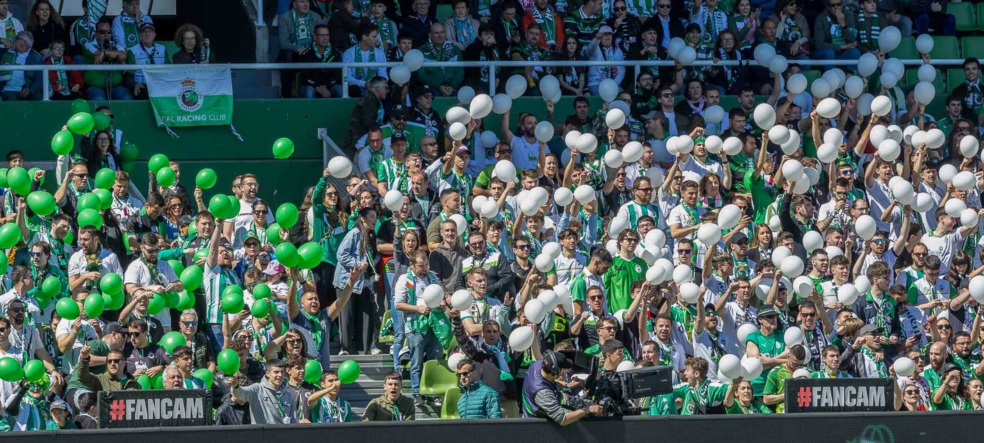 Los ánimos de la afición no faltaron a lo largo del encuentro. 