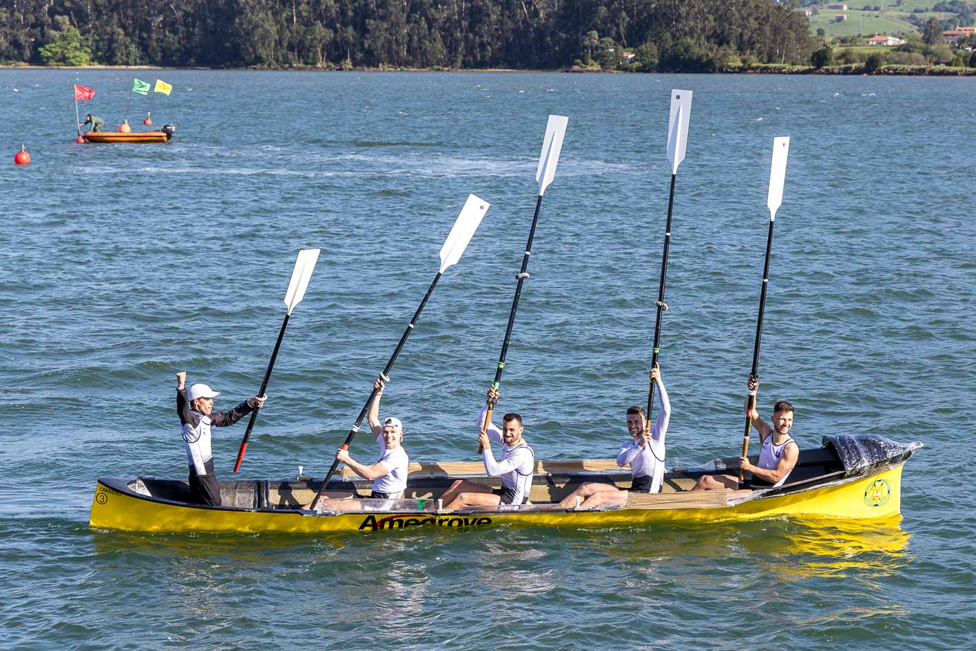 Pedreña celebra el título en Punta Parayas.