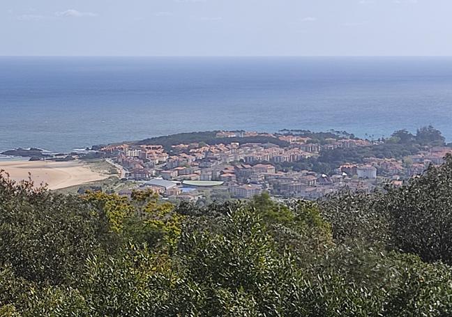 Vista de Noja desde el Alto del Cincho.