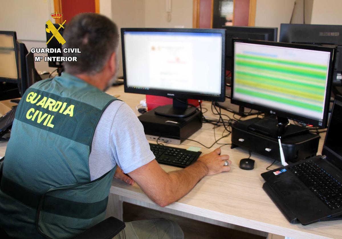 La Guardia Civil trabaja para evitar ciberdelitos como los que están sufriendo los hosteleros