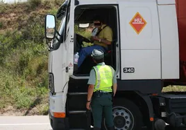 La Guardia Civil investiga al conductor de un camión que cuadruplicaba la tasa de alcoholemia