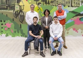 De izquierda a derecha y de arriba abajo: Carlos Díez (mentor), Elena Hondal (tutora), Eduardo Elay (jefe estudios), Ignacio Tabernilla y Mario Cantera (estudiantes).