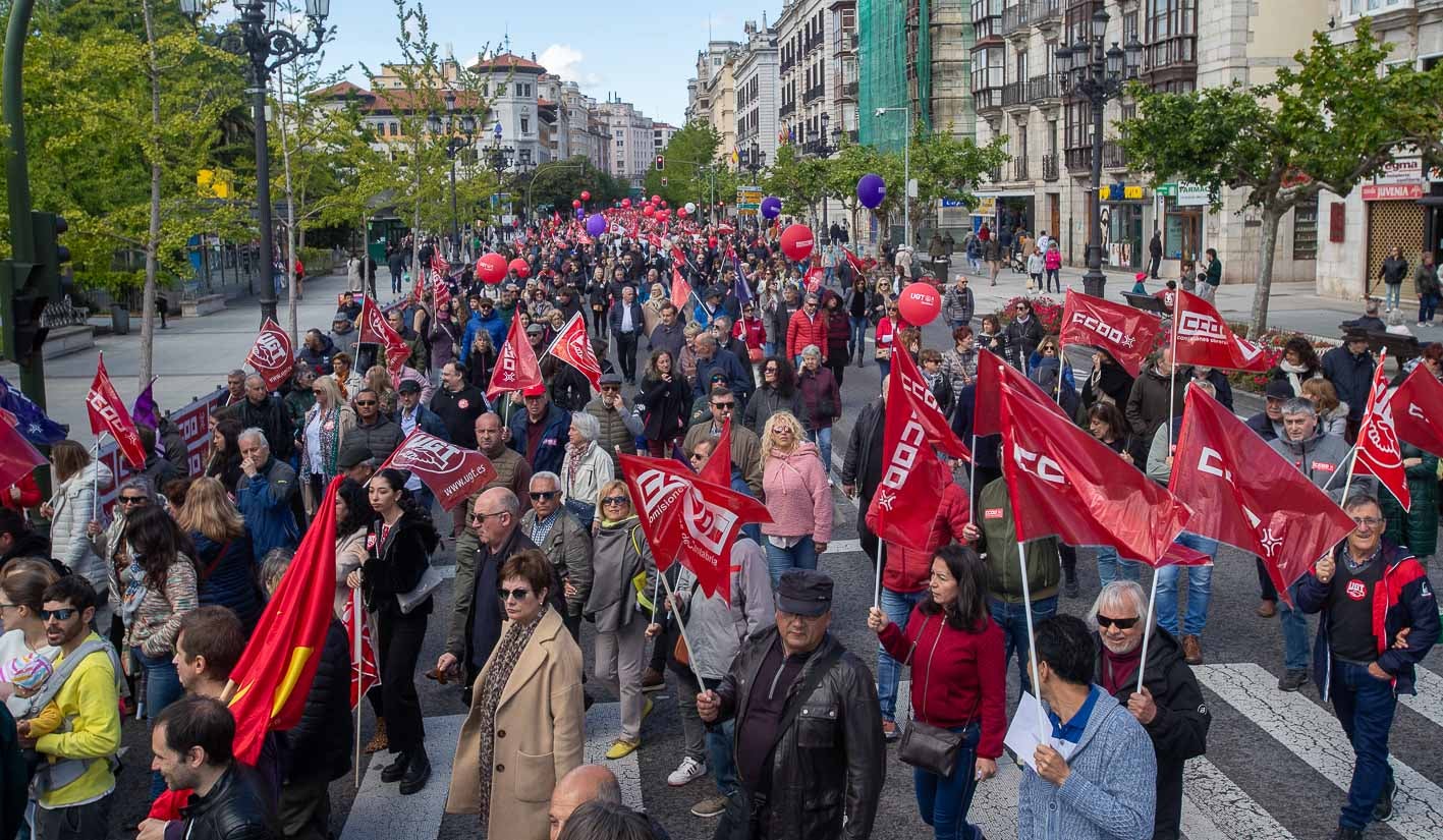 Diferentes federaciones sindicales de CC OO y UGT armaron la comitiva.