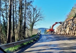 Fomento dará continuidad a la mejora de la carretera que cruza el valle de Anievas.