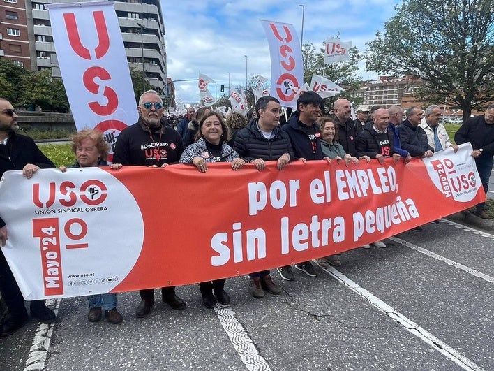 La secretaria general de USO en Cantabria, Mercedes Martínez, en un momento de la protesta en Gijón.