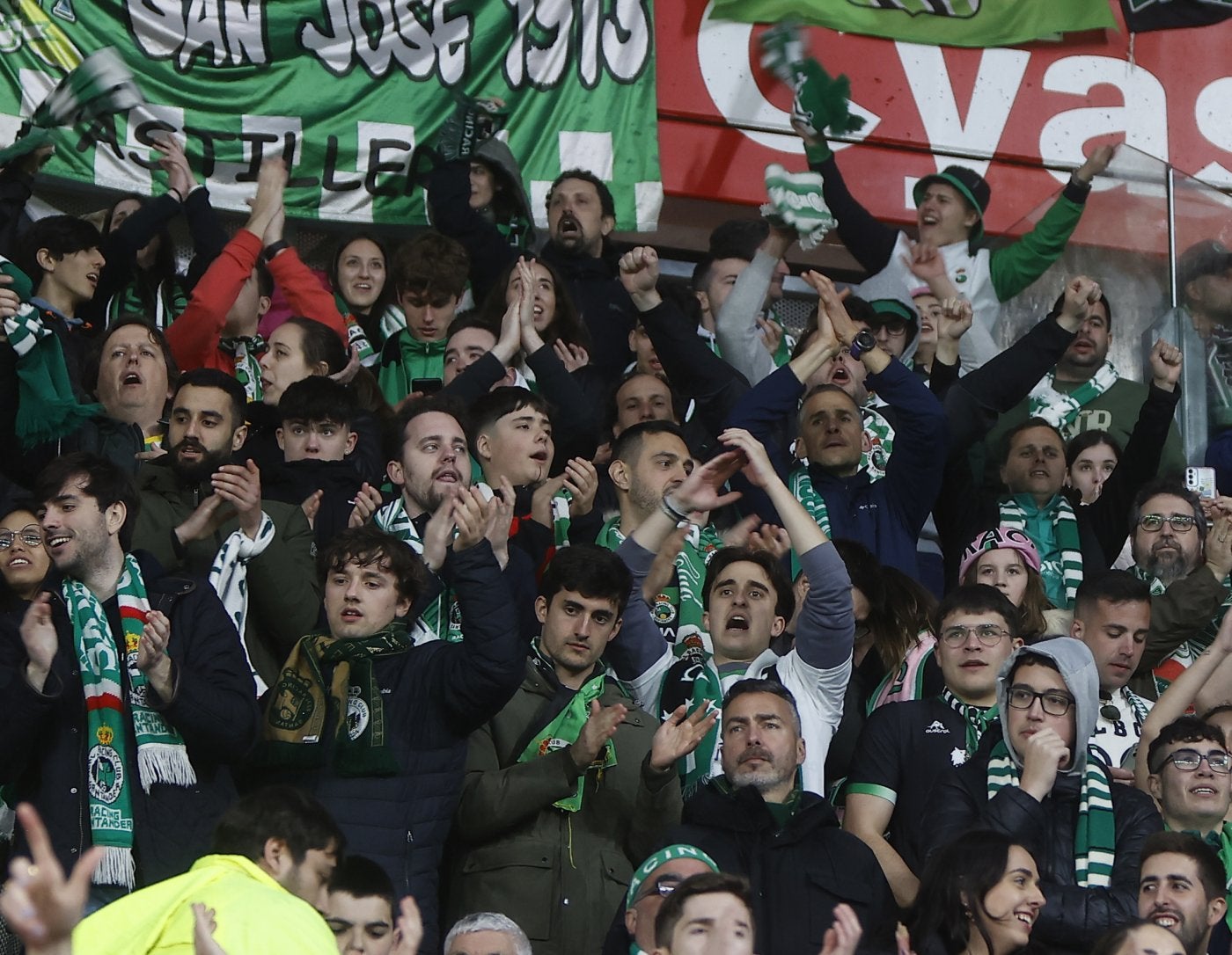 Aficionados racinguistas en un partido de esta temporada.