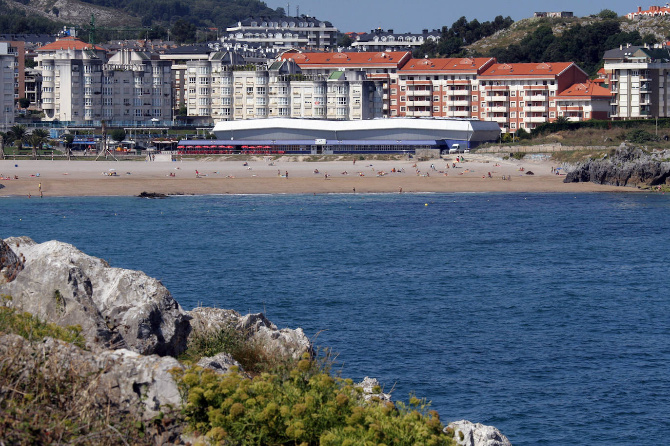 Otra imagen de la Playa de Ostende (Castro Urdiales).