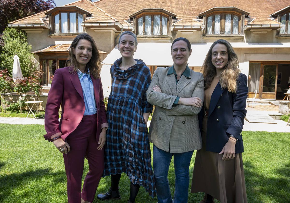 Beatriz Ordovás, María García Yelo, María Alonso-Gorbeña y Adriana Marín Huarte, del equipo desplazado a Santander.