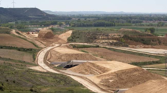 Imagen después - Vista de los trabajos desde el castillo de Monzón de Campos.