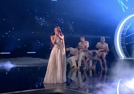 Vuelven los abucheos a Israel y su cantante rompe a llorar al terminar la actuación en la final de Eurovisión