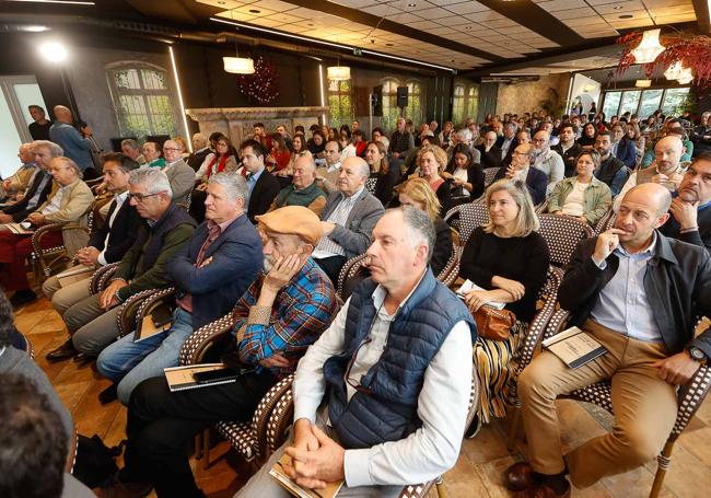 250 personas se inscribieron en el congreso.