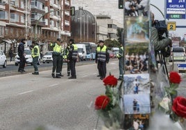 Agentes de la Guardia Civil y la Policía Local de Santander durante la reconstrucción del atropello mortal sucedido en Castelar.