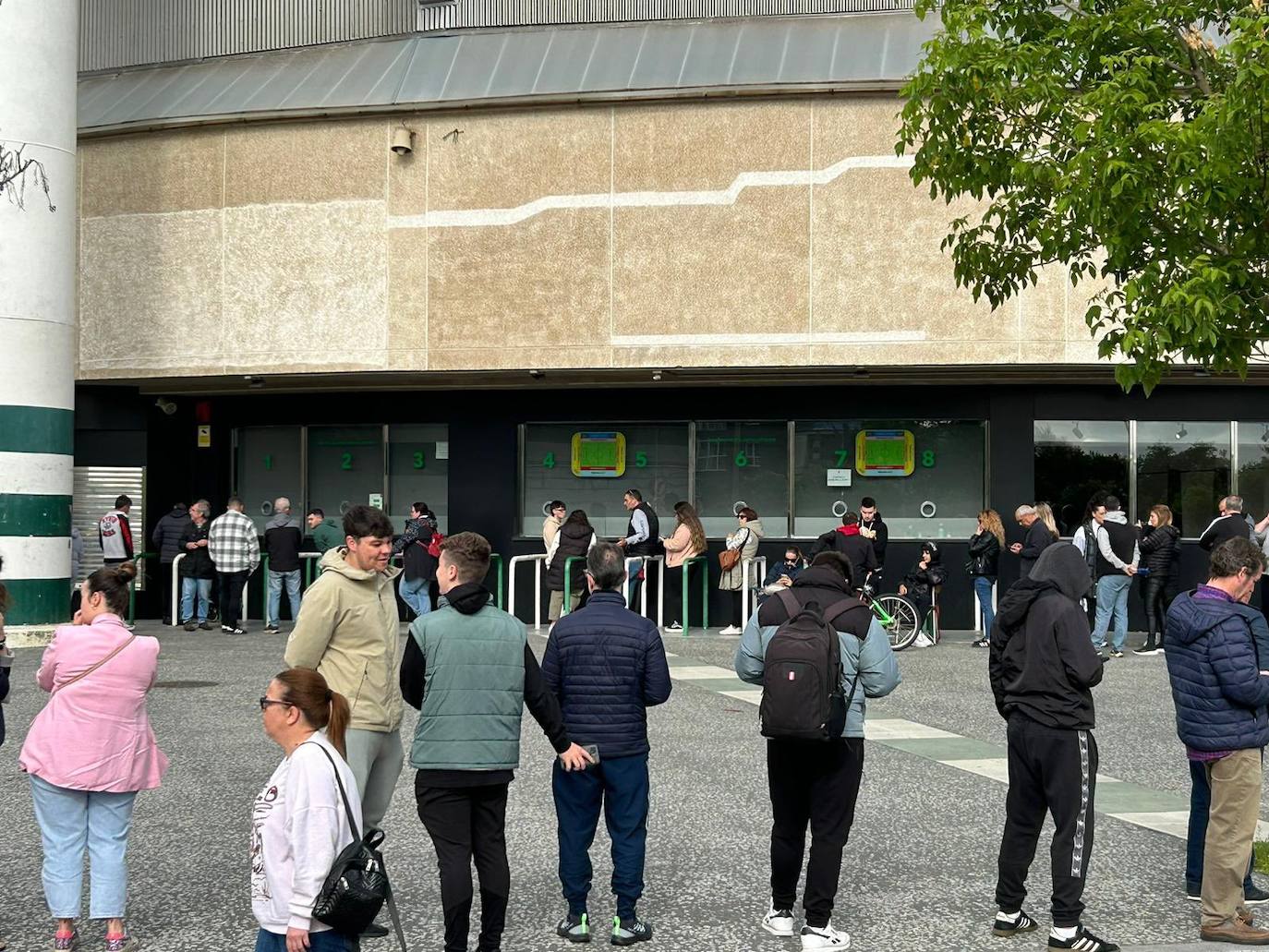 En las primeras horas de este jueves el único modo de adquirir las entradas ha sido desplazarse hasta El Sardinero