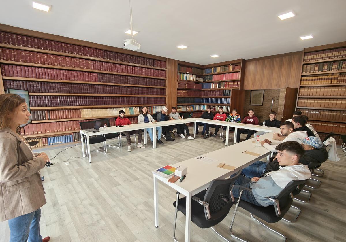 Foto de archivo de uno de los cursos ofertados por la Cámara de Comercio de Torrelavega.