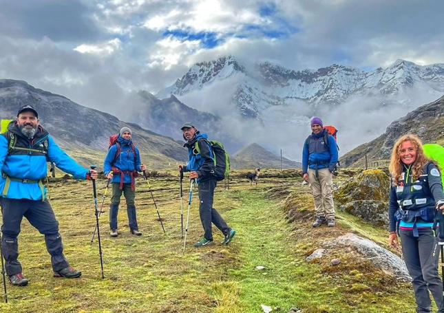 Raquel (derecha) junto al resto de compañeros de expedición.