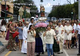 Procesión de Santa Ana, en Tanos, una de las muchas fiestas populares que se celebran en el municipio de Torrelavega.