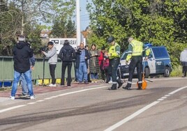 El Equipo de Reconstrucción de Accidentes de Tráfico de la Guardia Civil en Suesa durante la investigación posterior al siniestro.