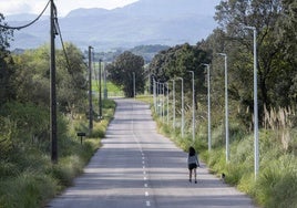 Terrenos de Emilio Bolado en Loredo, a ambos lados de la carretera.