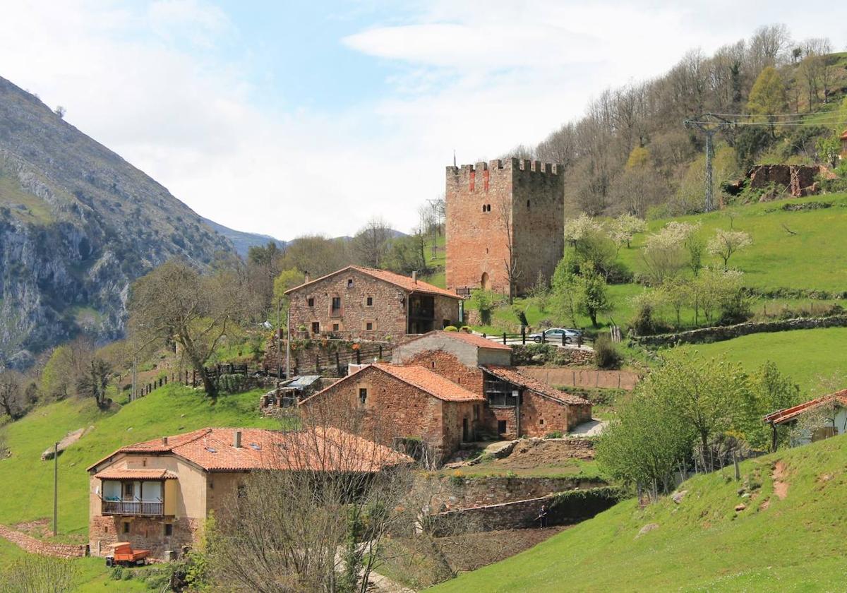 Torres medievales en Cantabria