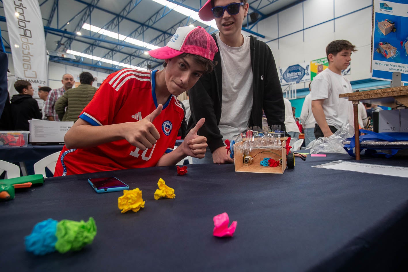 Alumnos del IES Santa Clara, en Santander, han presentado un sorprendente modelo de 'rumba' en el certamen CantabRobots.