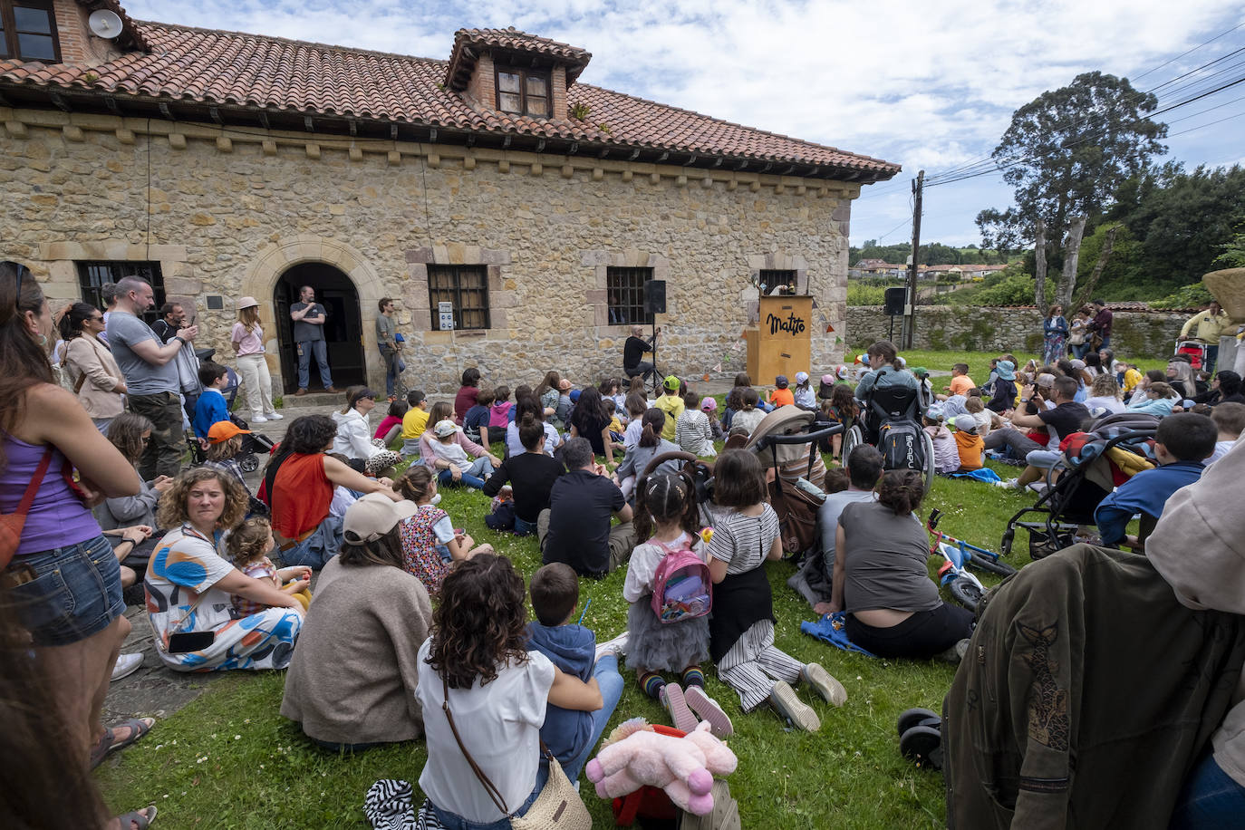 El espectáculo de Matito&Cia en los jardines del Museo Jesús Otero