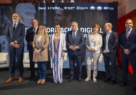 Autoridades y representantes del Clúster Tera durante la apertura de la jornada.