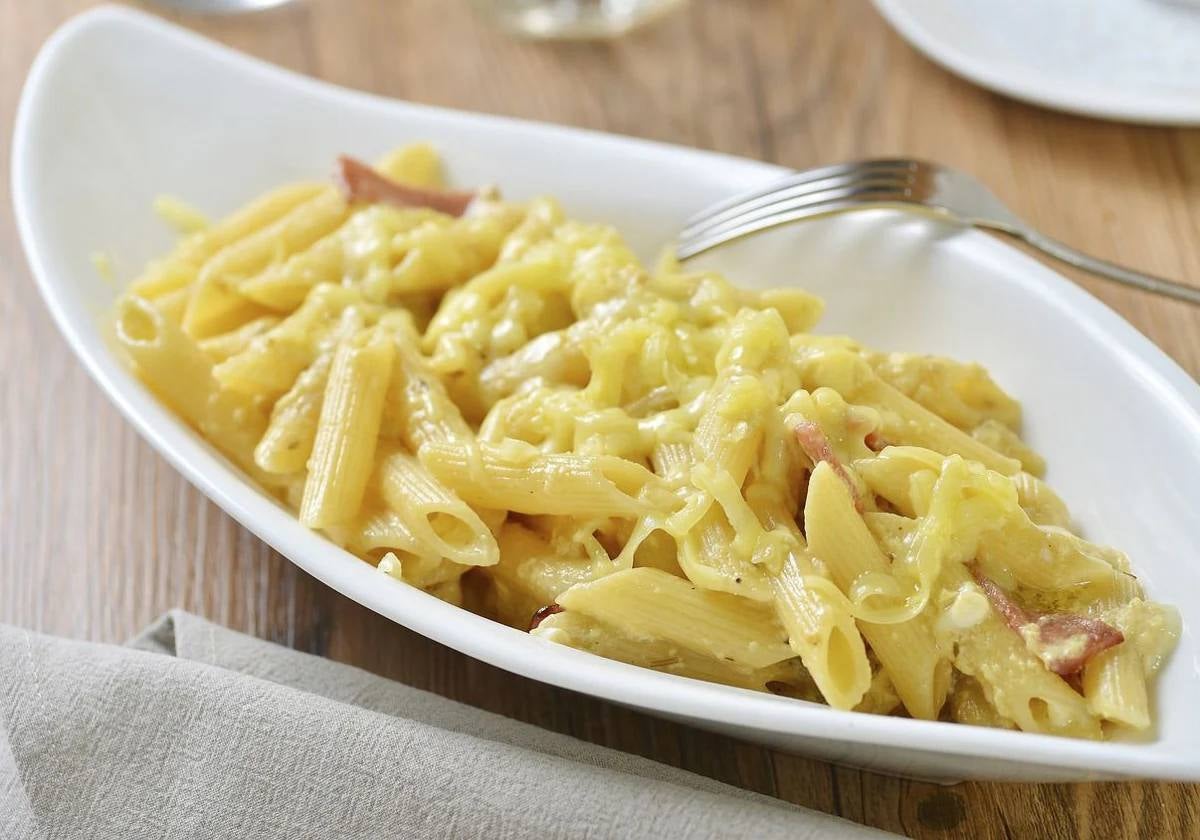 Macarrones al horno, listos para comer.