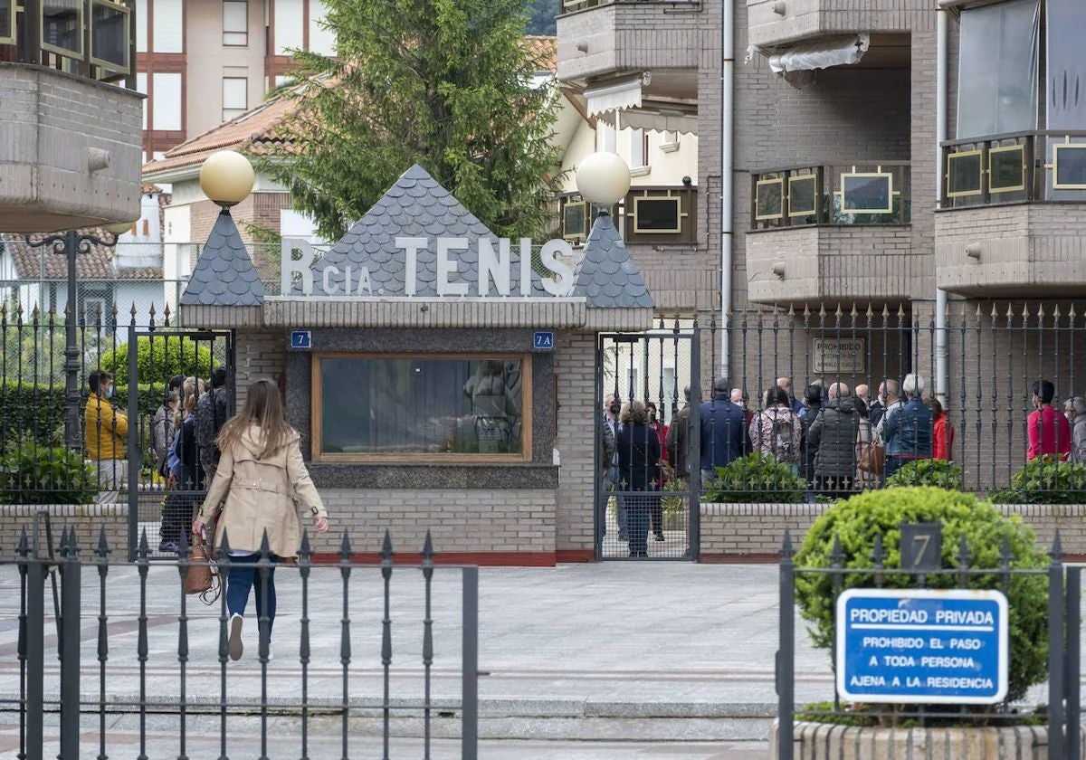 Edificio del Tenis en Laredo.