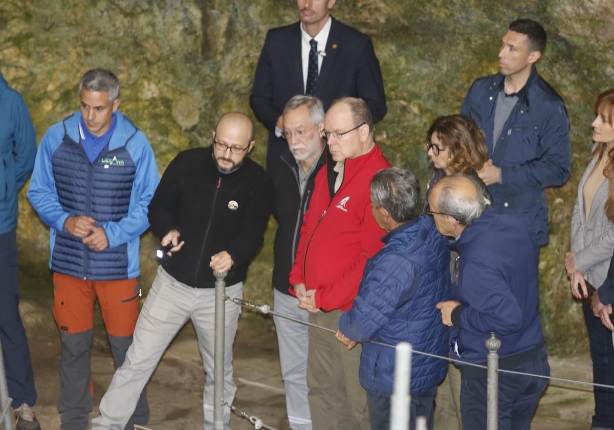 Alberto de Mónaco visitó la cueva en 2022