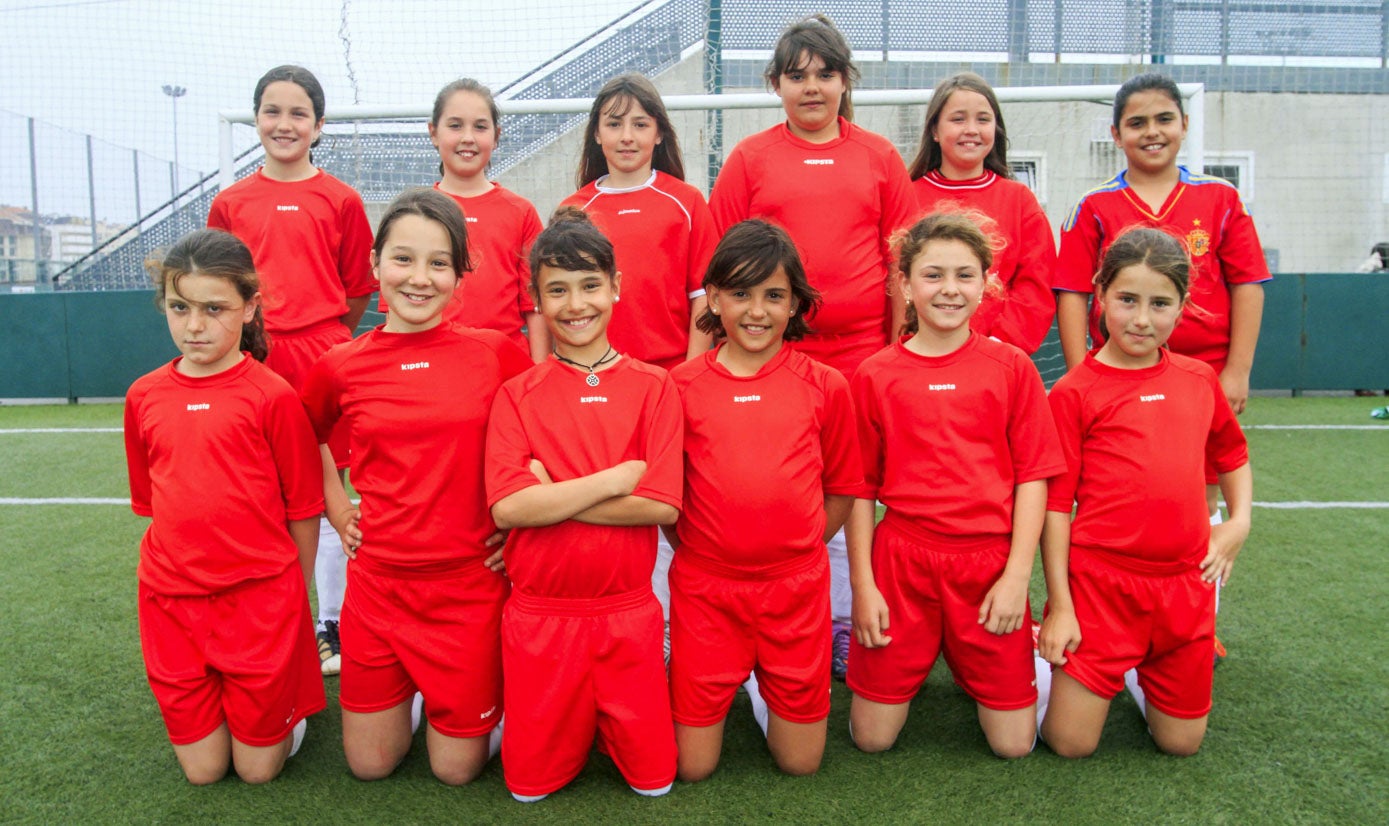 El Monte no fue el primer equipo femenino de Cantabria, pero sí el primero en tener cantera. 