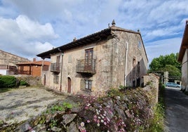 Exterior de la casona natal de Pereda, en Polanco.