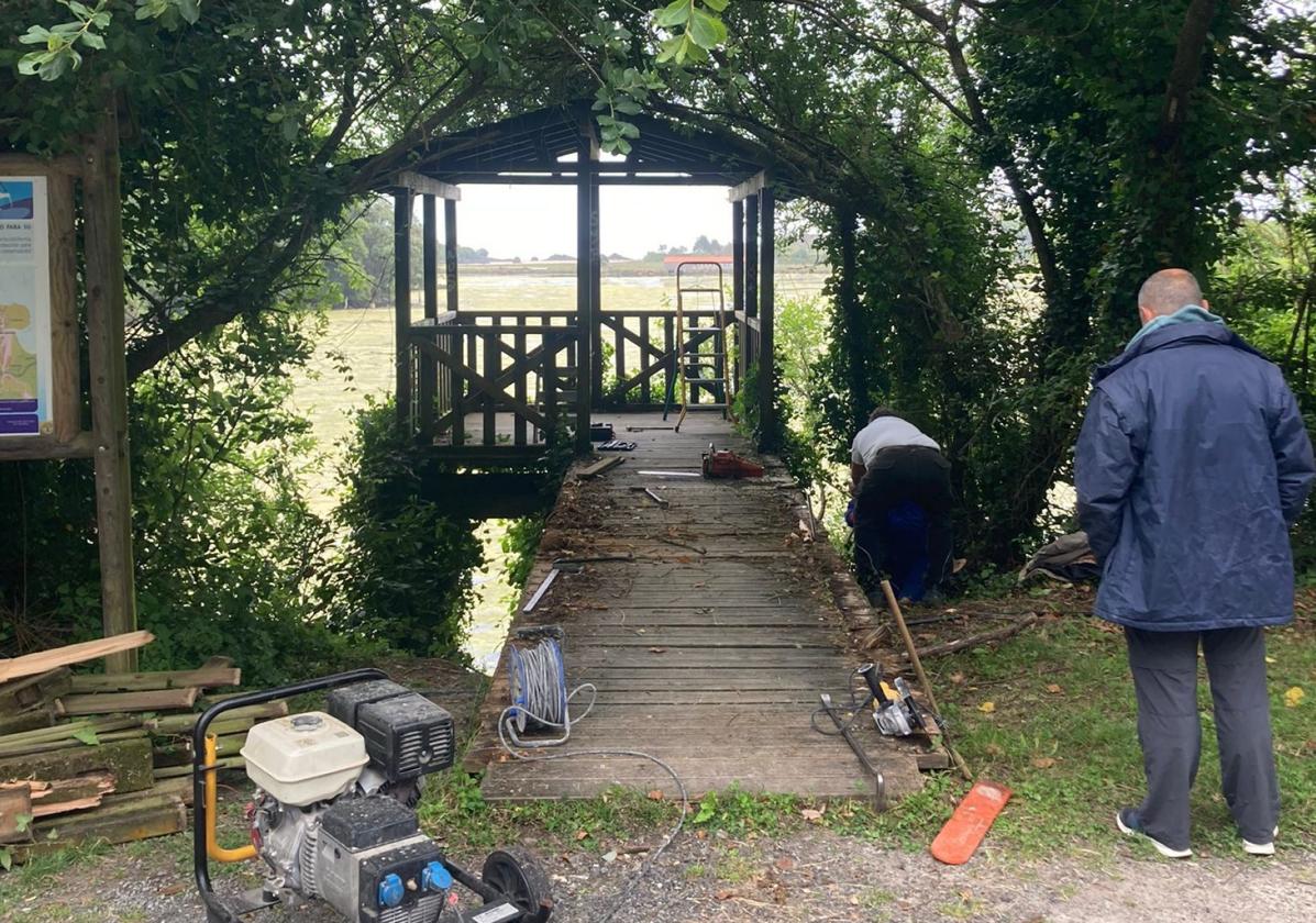 Arnuero rehabilita el mirador del molino de Santa Olaja para garantizar la seguridad