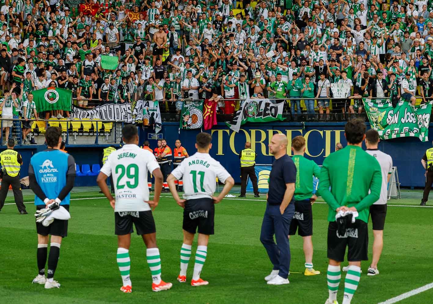 La afición no falló a los suyos. Tampoco en la derrota.