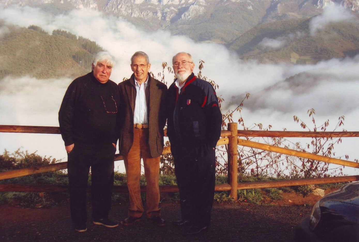 Junto a sus amigos Francisco Manrique y Gerardo Lobo en Picos de Europa, una de sus pasiones.