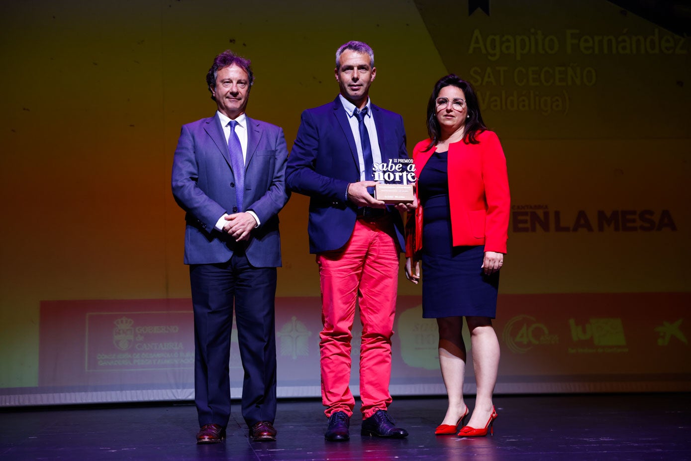 Pablo Palencia, consejero de Desarrollo Rural, Agapito Fernández y Rosana Jiménez. 