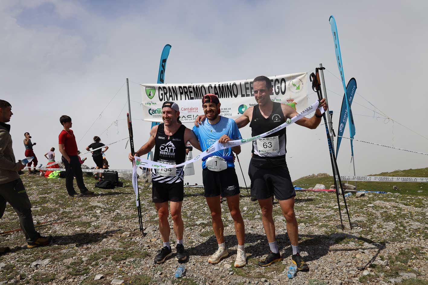 Guillermo Ramos, en el centro, fue el ganador en la categoría masculina.,