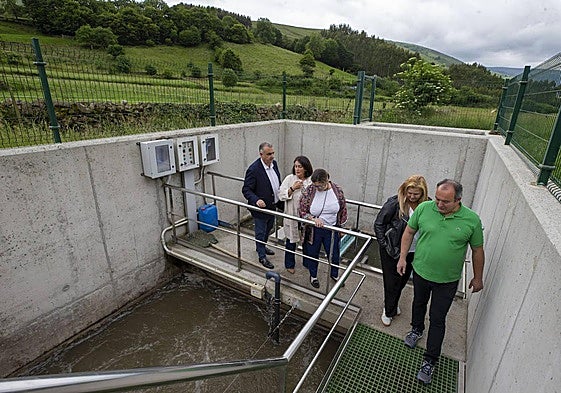 Un momento de la visita de este martes
