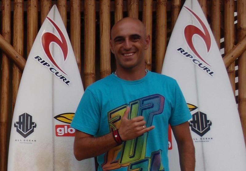 «Guti», surfista profesional