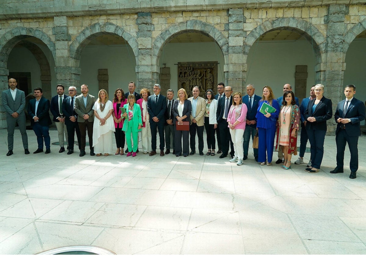 Representantes de los grupos PP, PSOE, PRC y Vox en el Parlamento regional se suman como voluntarios al proyecto Cohorte Cantabria.